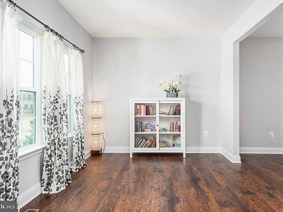 3rd image of 5642 Ivy Hill Dr