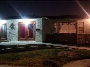 1833 Nipomo Ave, Long Beach, CA 90815