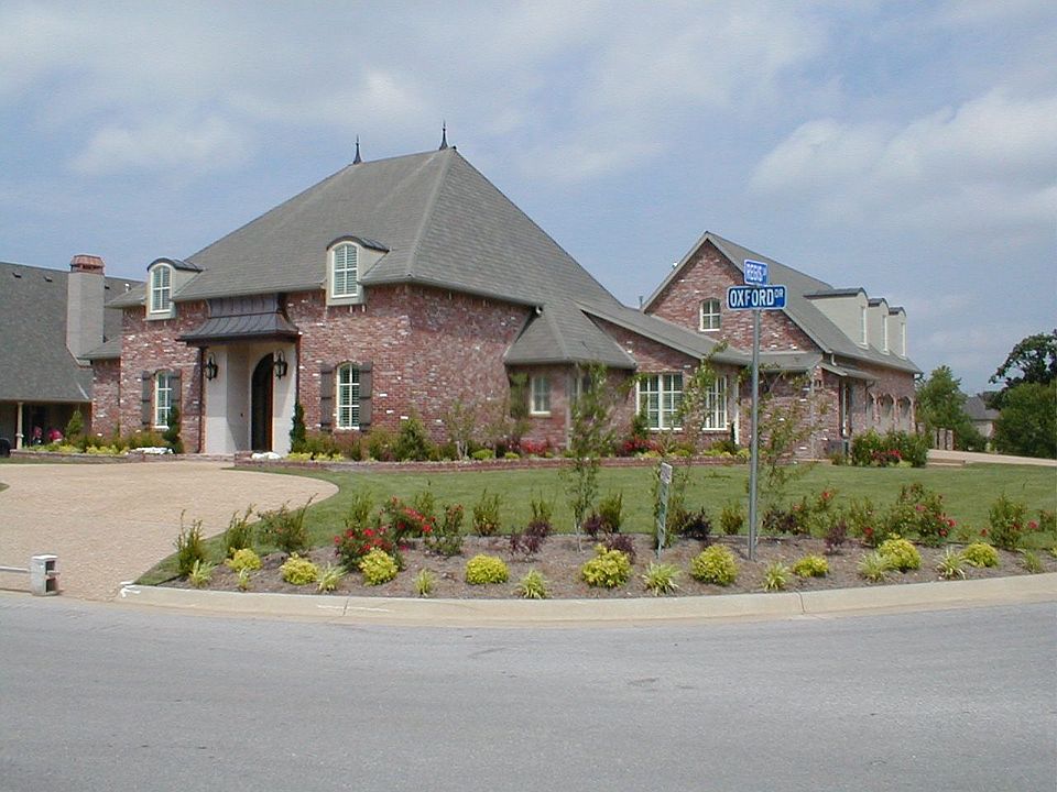 1st image of 25 Oxford Dr