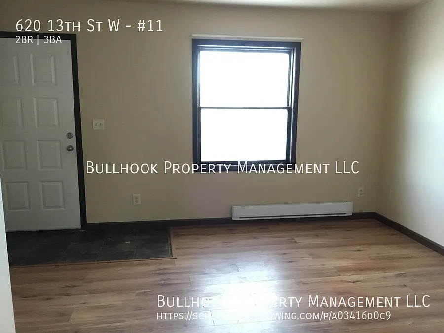 Beautifully updated 2 bed 1-1/2 bath townhouse with bonus 3/4 bath in basement — Photo 4