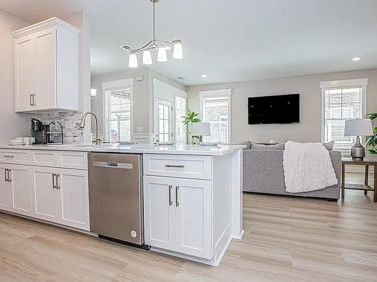 8635 Pebble Creek Dr — Photo 6