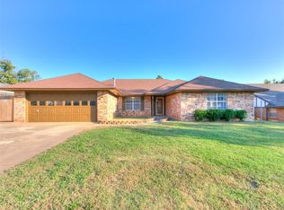 2805 Woodcreek Rd, Midwest City, OK 73110
