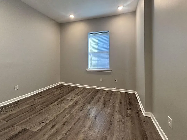 3232 Berks Street — Photo 5