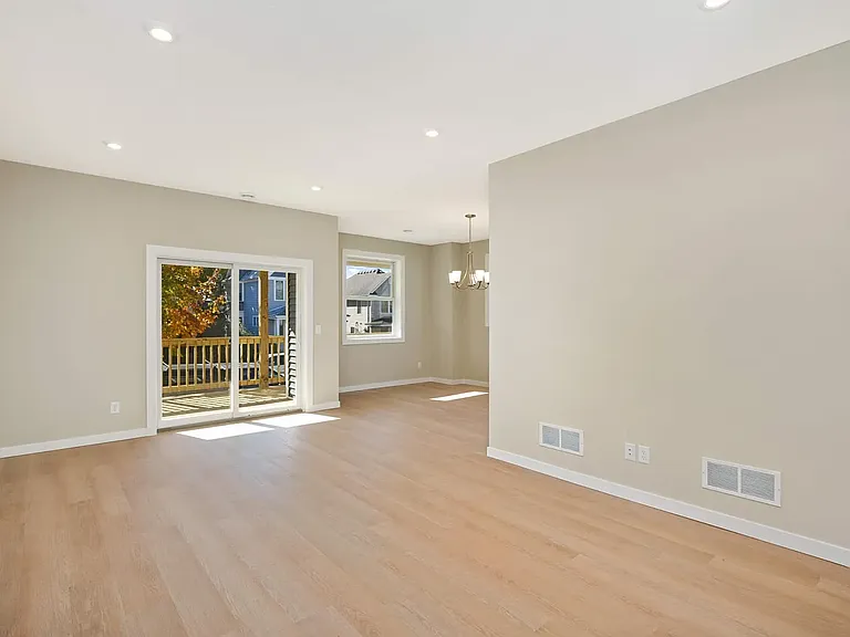 695 Cook Ave E — Photo 1