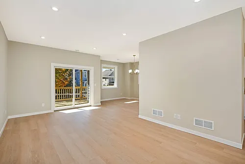 695 Cook Ave E Photo 1