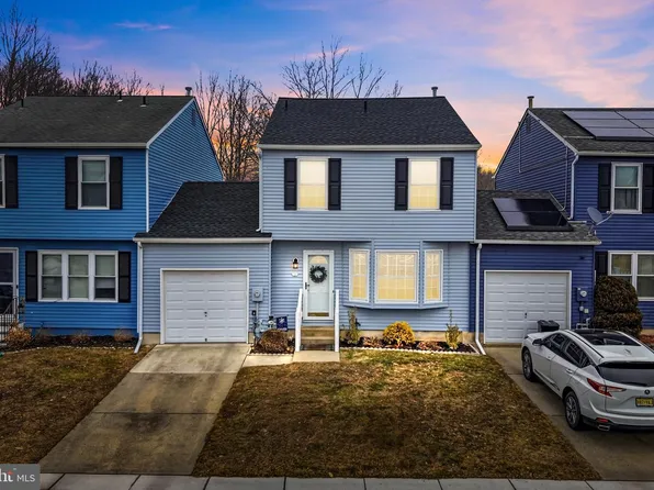 26 Blue Jay Dr, Clementon, NJ 08021