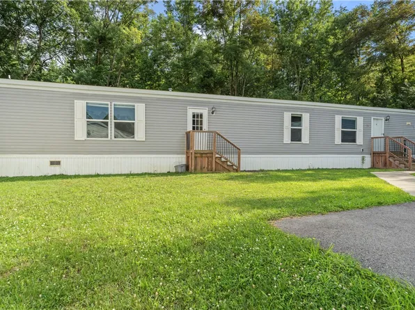 195 Falls Church Rd, Imperial, PA 15126