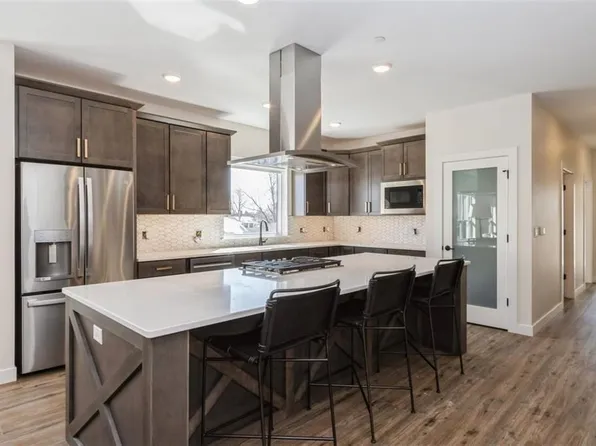 1953 1st Ave SE #301, Cedar Rapids, IA 52403