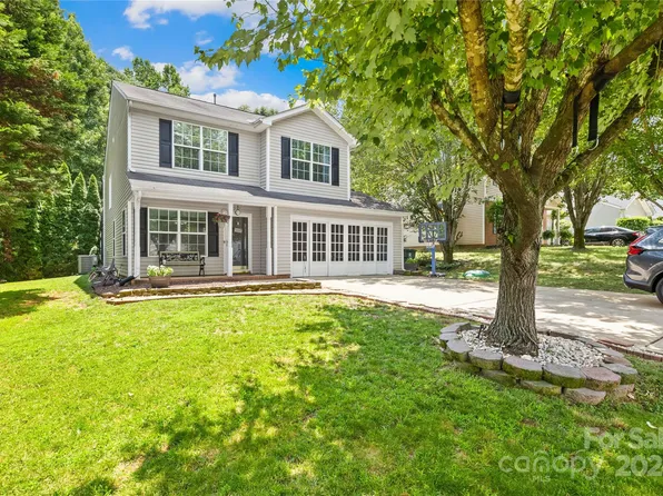518 River View Dr, Lowell, NC 28098