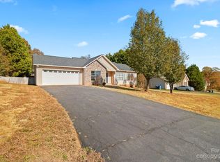 4863 Water Wheel Dr, Conover, NC 28613