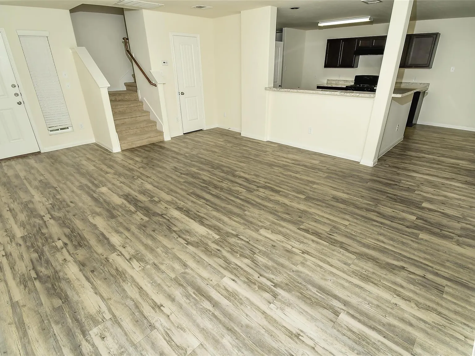 4 bed, 2.5 bath, 1847 sqft, $2,095 — Photo 4