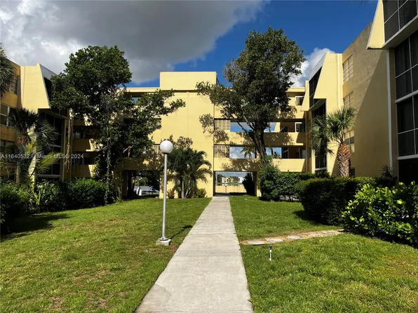 920 NE 199th St APT 110, Miami, FL 33179