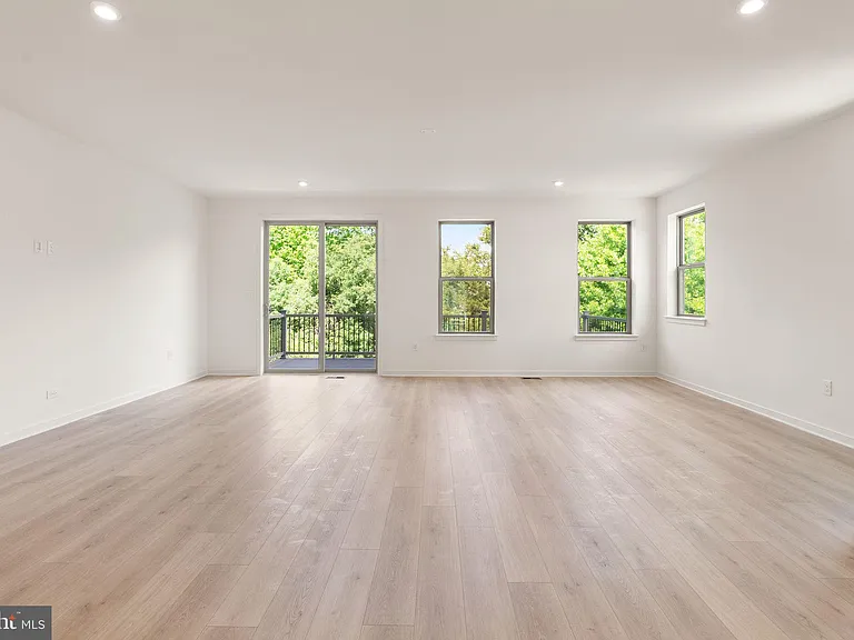 6230 Folly Ln — Photo 23