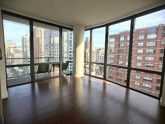 1st image of 101 W 24th St APT 25E