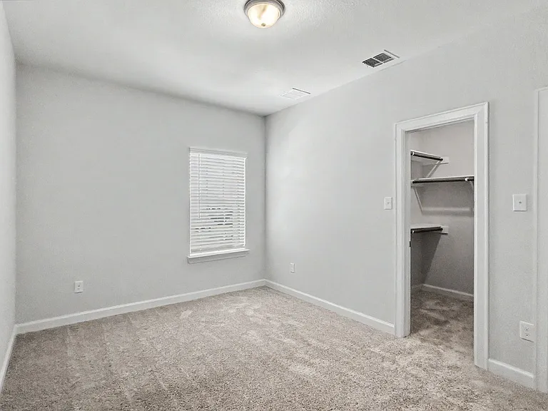 3708 Eliberis — Photo 21