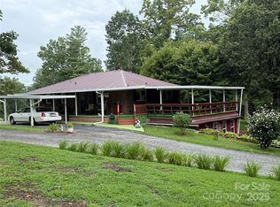 44 Tuttle Rd, Hendersonville, NC 28792