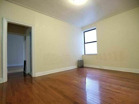 2nd image of 179 Linden Blvd #5DEE