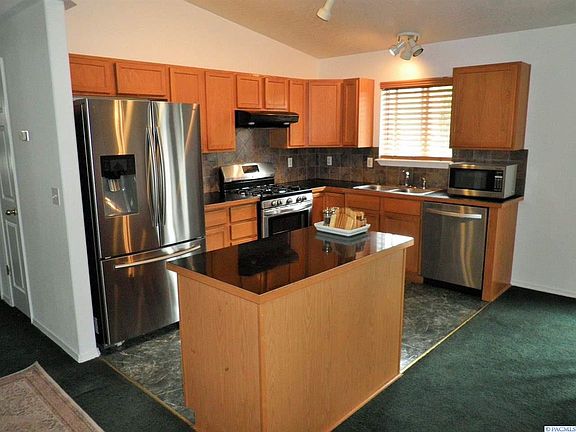 4th image of 1700 NW Arcadia Dr