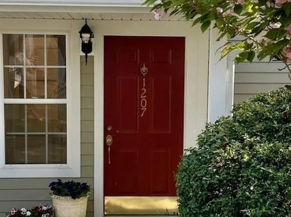 1207 Richmond Rd, Mahwah, NJ 07430