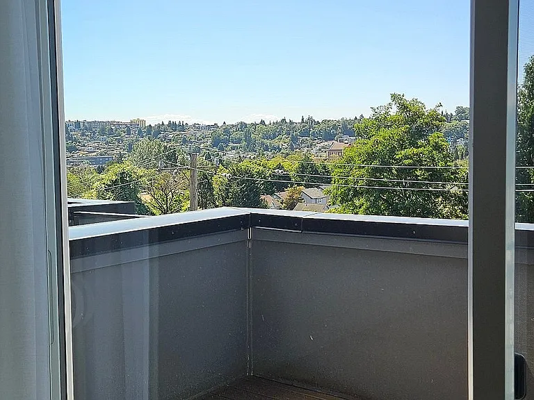 1310 Yakima Ave S — Photo 9