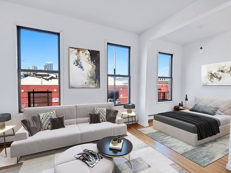 2nd image of 546 Union St #2