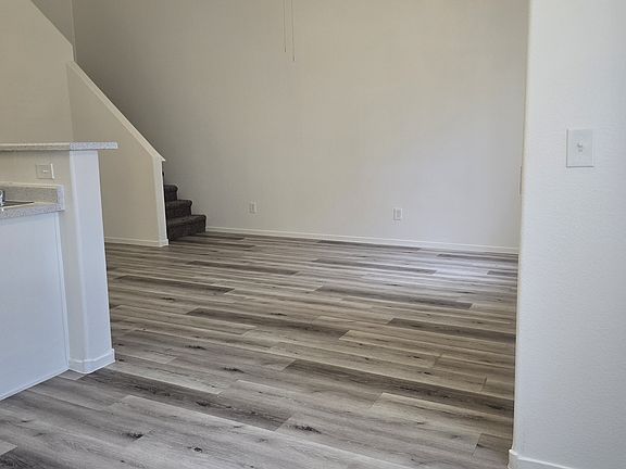 5th image of 9548 Clare Ave #X