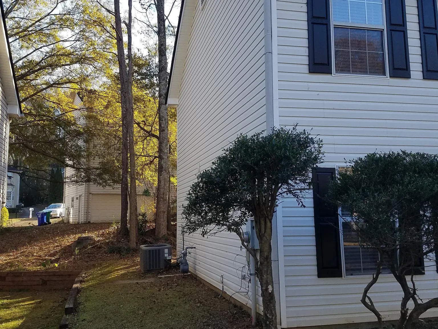 3 bed, 2.5 bath, 1500 sqft, $2,200 — Photo 2