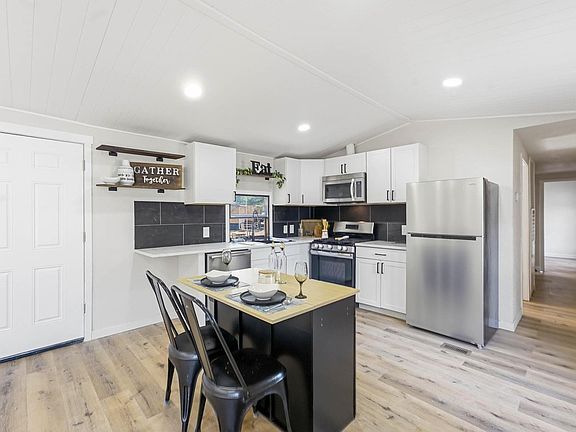 4th image of 2626 W 1st St #267