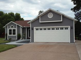 1107 E Iowa St, Prairie Du Chien, WI 53821