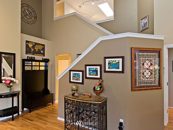 Vaulted ceilings allowing tons of light all day!