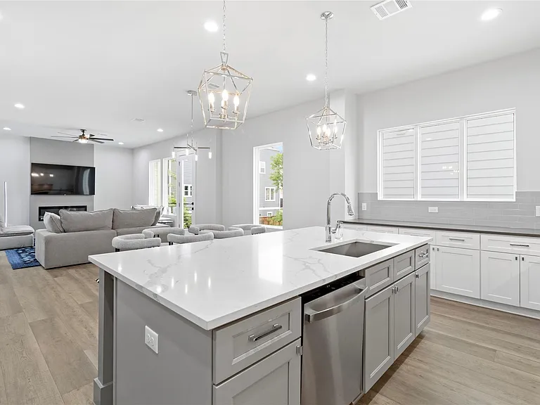 2508 Gray St — Photo 7