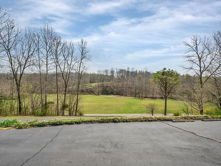 7506 Sleepy Hollow Rd — Photo 5