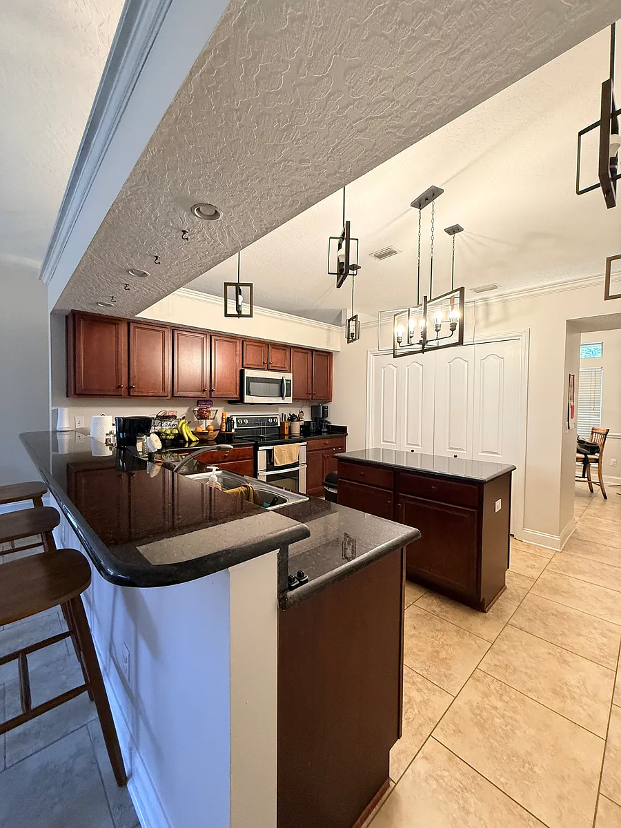 Building Photo - 2204 Whits Manor Rd