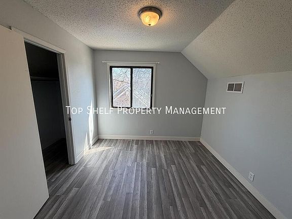 5th image of 1627 E Glenwood Dr