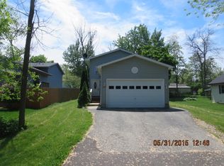 221 E Lake Park Ave, Round Lake Beach, IL