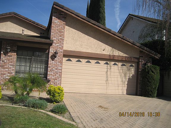 5th image of 334 Fox Hills Dr