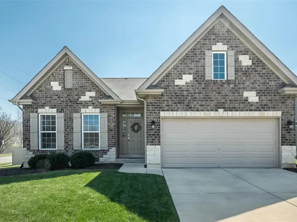 4001 Hathaway Pl, Saint Peters, MO 63304