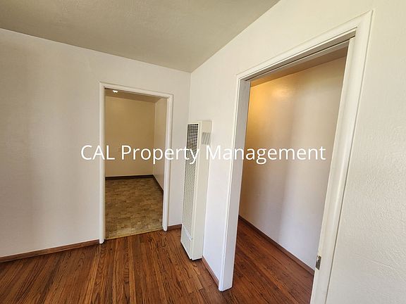 3rd image of 430 E Laurel Dr