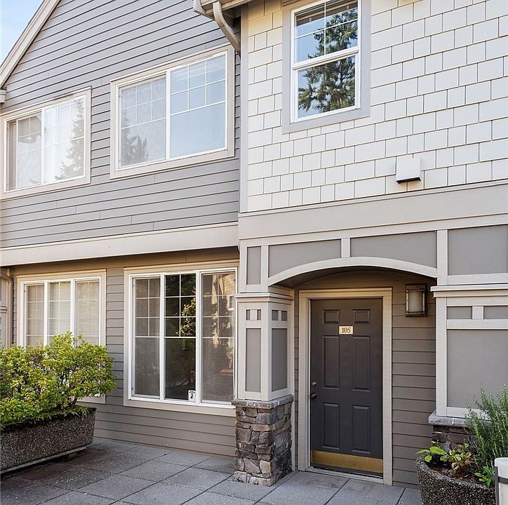 Welcome home to the beautiful Lochshire Community! Enjoy the spacious front patio that opens to the courtyard. 
