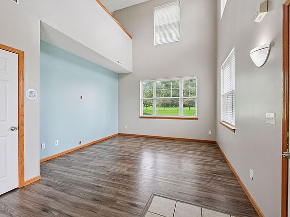 5th image of 820 Princeton Ave