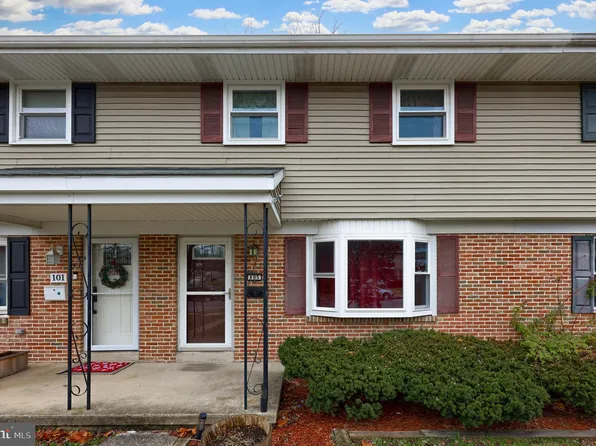 105 Pennbrook Ave, Robesonia, PA 19551