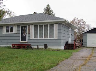318 Arlington Rd, Hoyt Lakes, MN 55750
