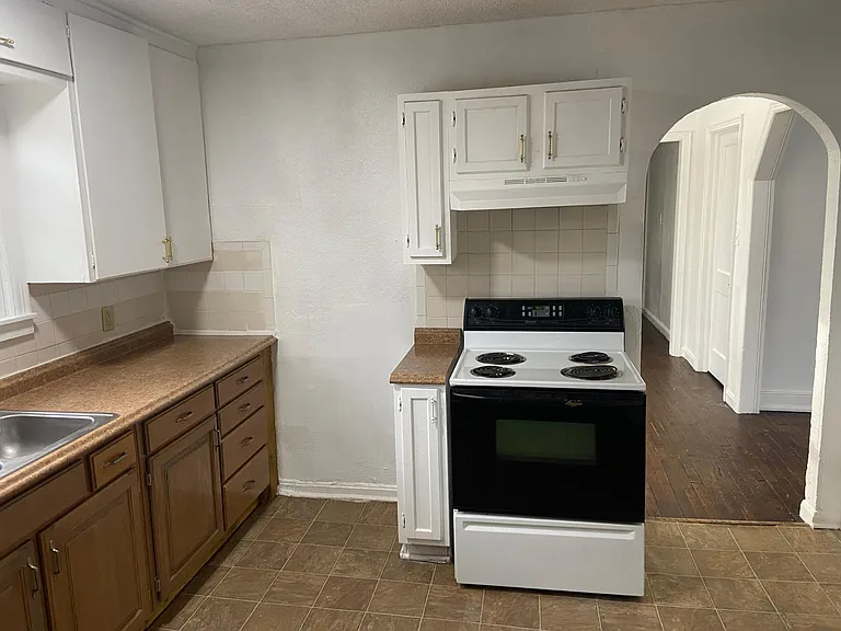 7501 Brooklyn Ave — Photo 7