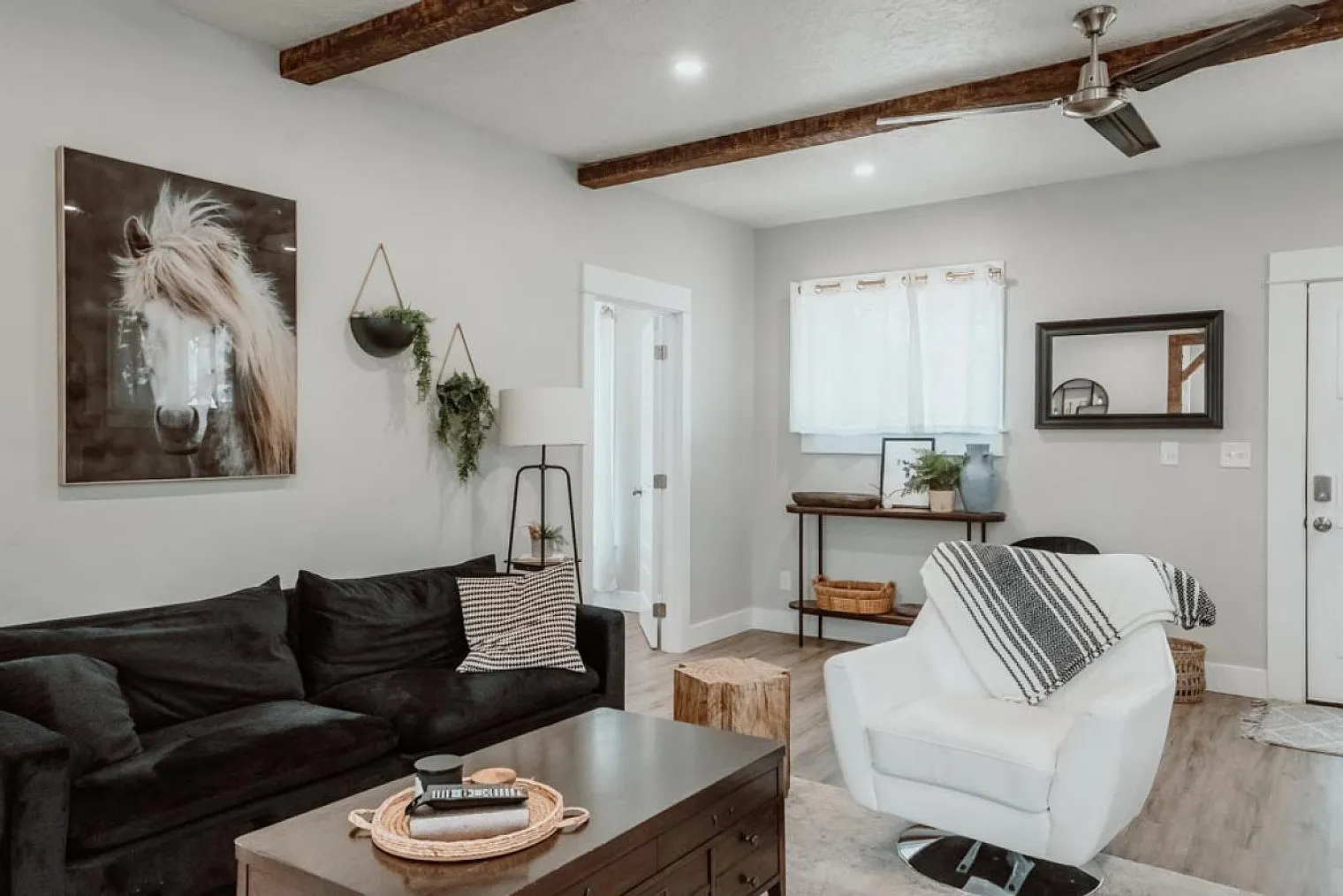 3 bed, 2.0 bath, 1194 sqft, $6,666 — Photo 2