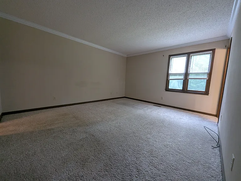 210 Wells Fargo Dr — Photo 21