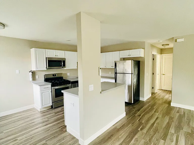 2x1 - 850 SqFt -Kitchen / Living room