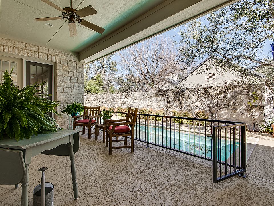 2nd image of 1 Monarch Oaks Ln