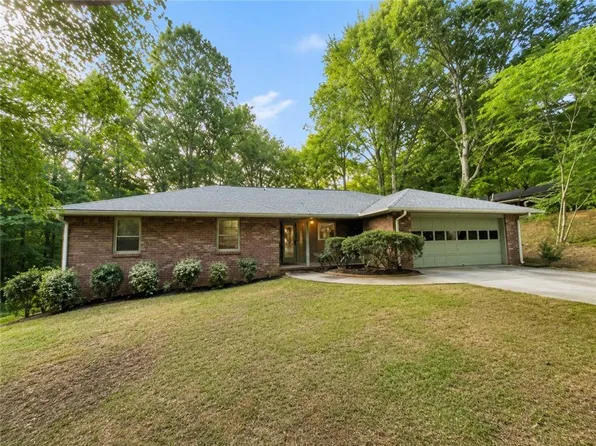 1512 Pine Cir, Lawrenceville, GA 30044