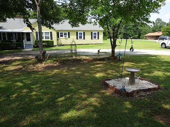 3rd image of 102 Oaklane Dr