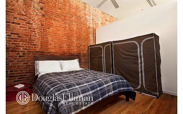 Rented by Douglas Elliman | media 26